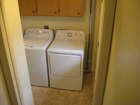 washer dryer lower level
