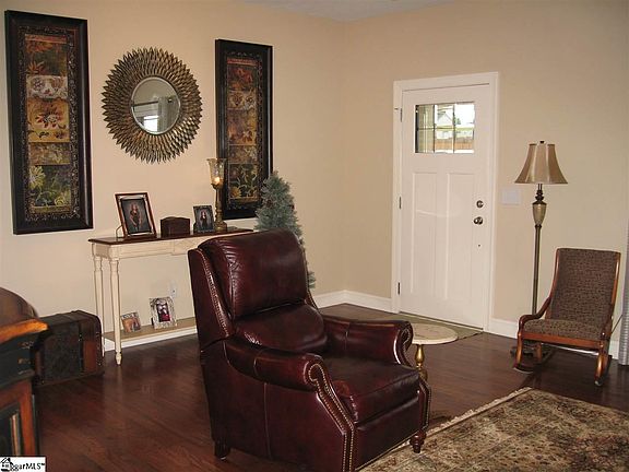 4th image of 136 Deyoung Meadows Dr