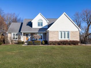 10385 Spring Grv, Brighton, MI 48114