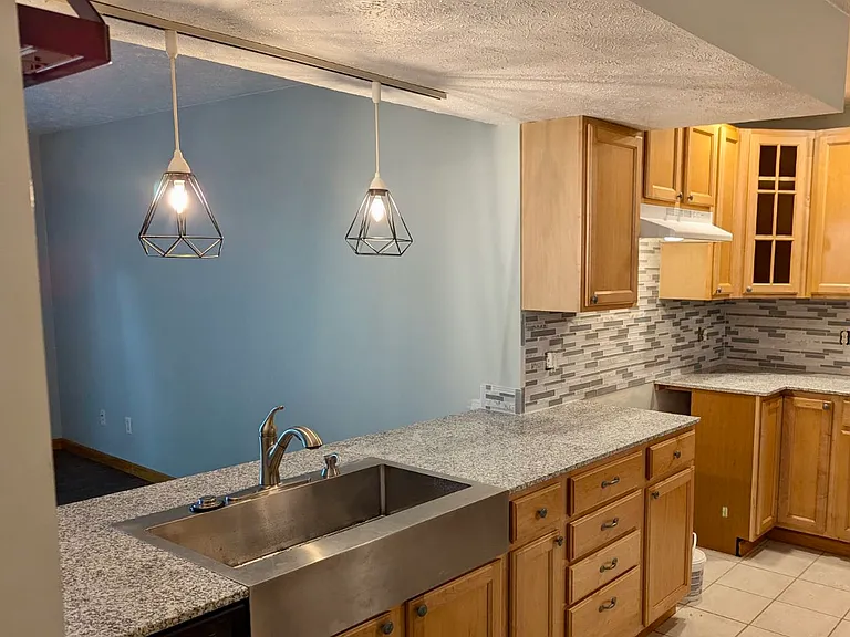 402 Prentice St — Photo 15