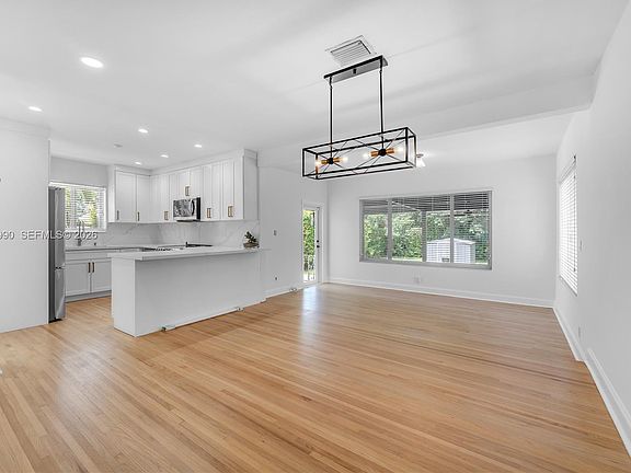 4th image of 2031 SW 66th Ave