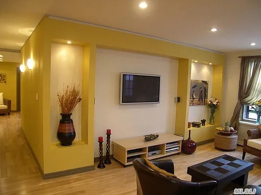 Sold by EZ Sell Realty | media 6