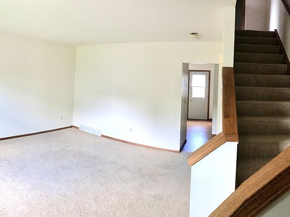 2nd image of 1209 Windwood Ln