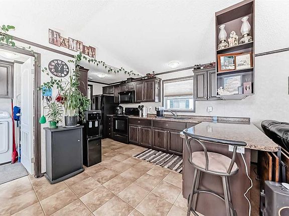 5th image of 76 Westwood Ct