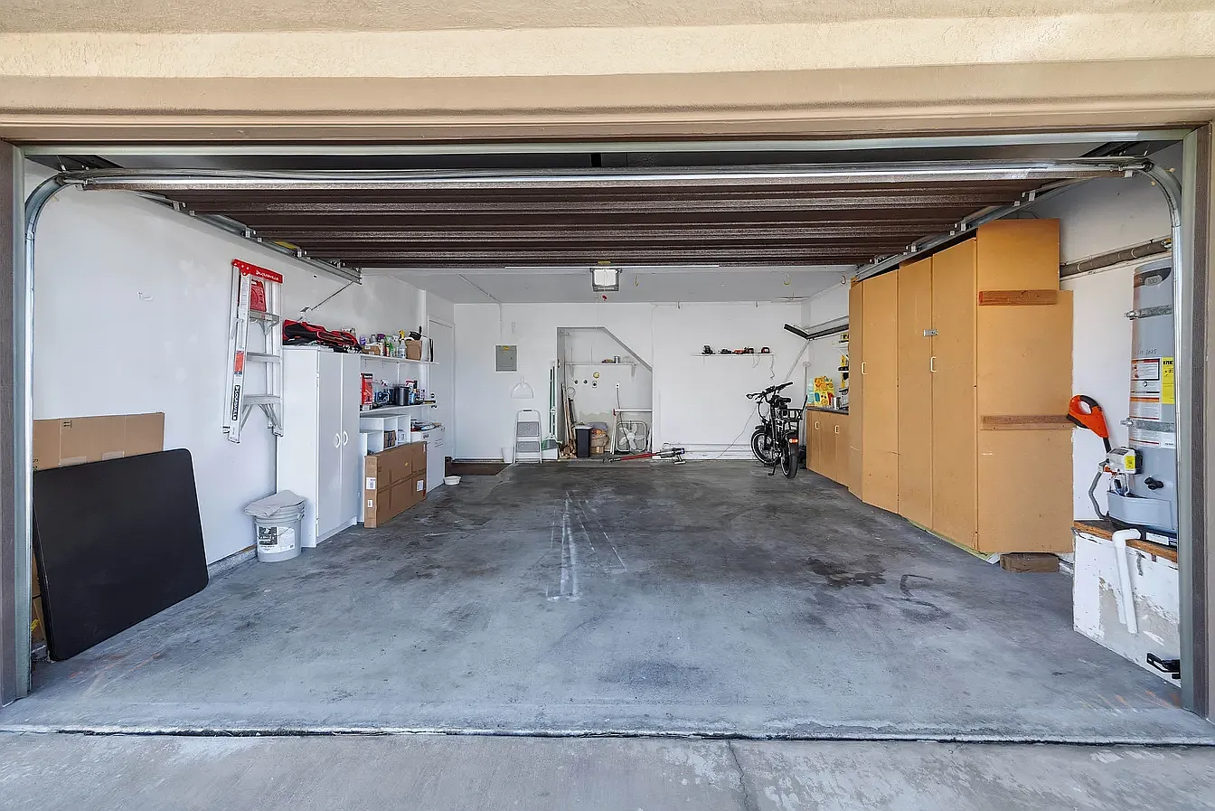 3 bed, 2.5 bath, 1380 sqft, $4,500 — Photo 3