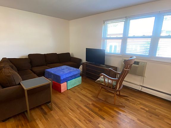 5th image of 45 Wilfred St APT 9