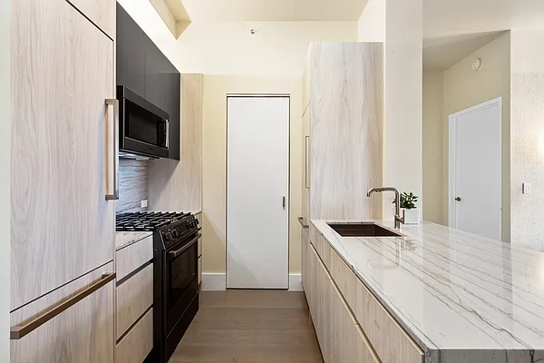 Rented by Greystar | media 4