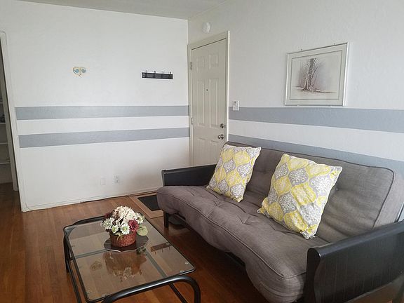 5th image of 2705 Alma St #2705