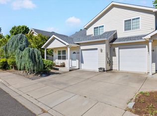 1054 Megan Ln, Phoenix, OR 97535