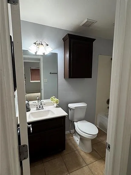3405 Santa Monica — Photo 22