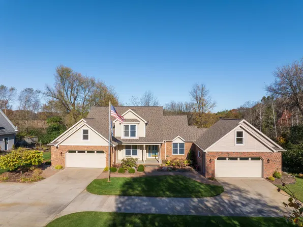49 Pineview Dr, Lapeer, MI 48446