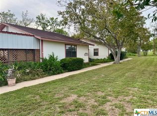 470 Love Rd, Victoria, TX 77904