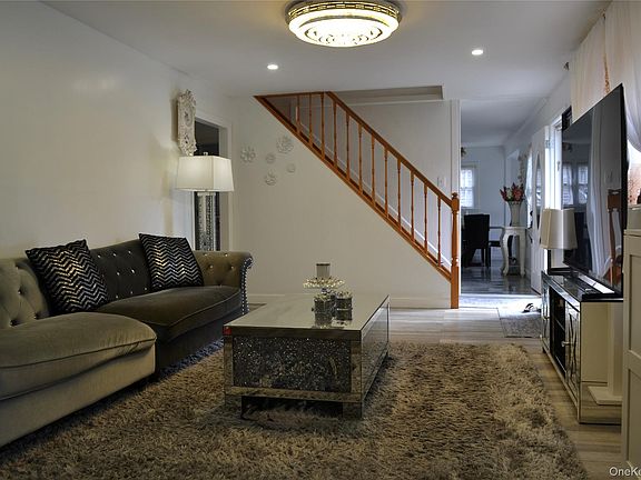 5th image of 7 Grand Haven Dr