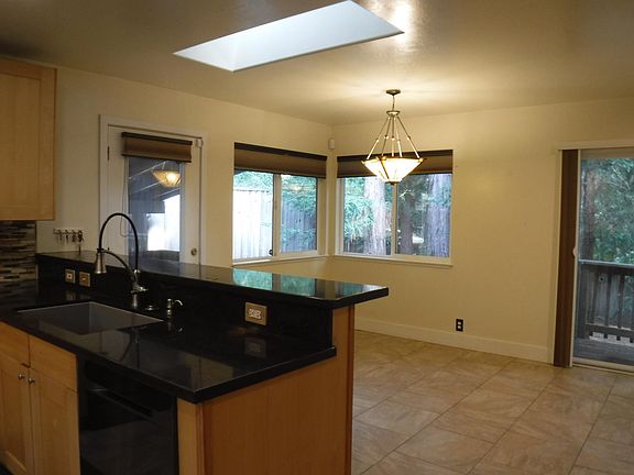 4th image of 280 Cresta Dr