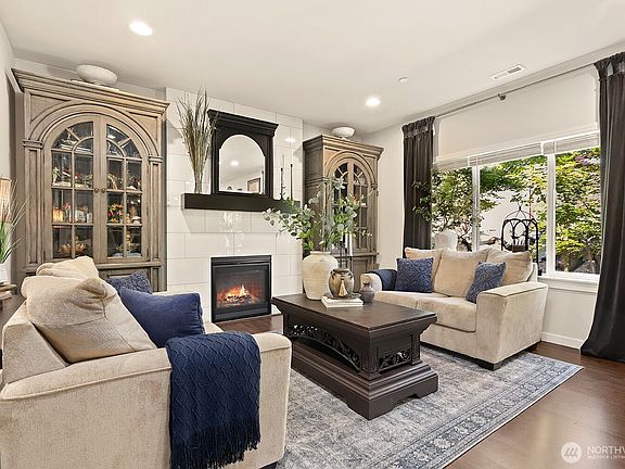 4th image of 4942 85th Avenue NE