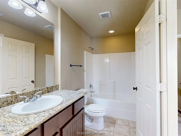 3406 Cullen Trl — Photo 31
