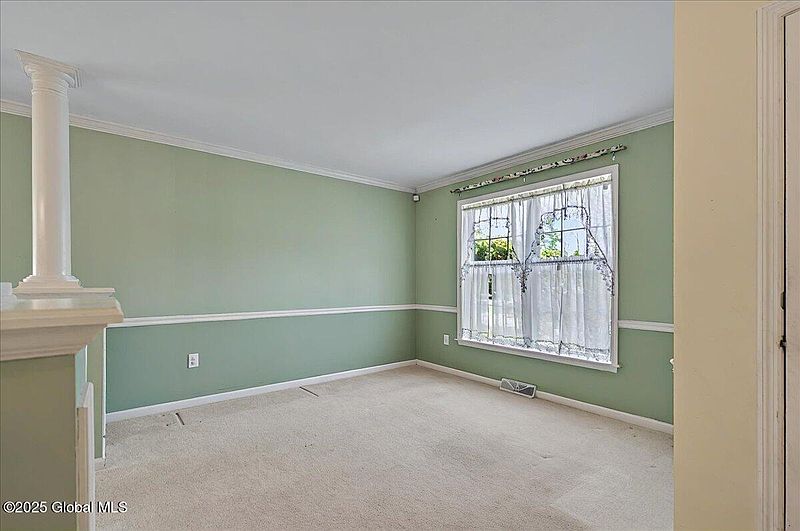 4th image of 4 Meadow Run