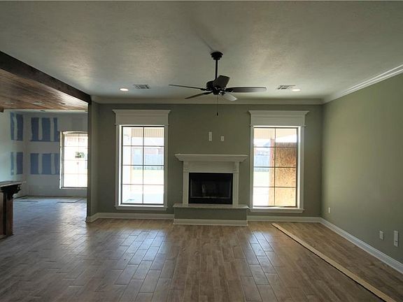 3rd image of 878 Eve Elizabeth Ln
