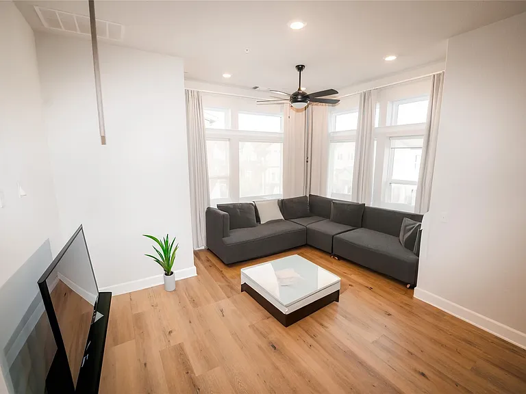 4108 Margarita St — Photo 10