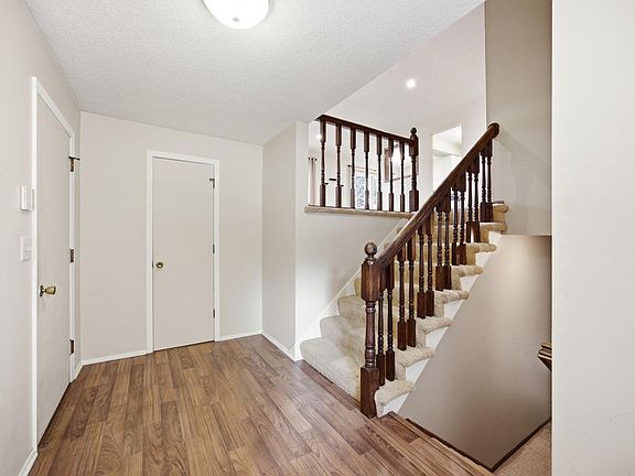3rd image of 2370 Pleasant View Dr