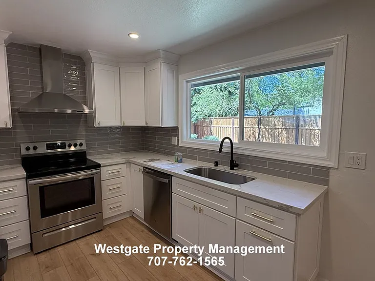 4367 Gloria Ct — Photo 4
