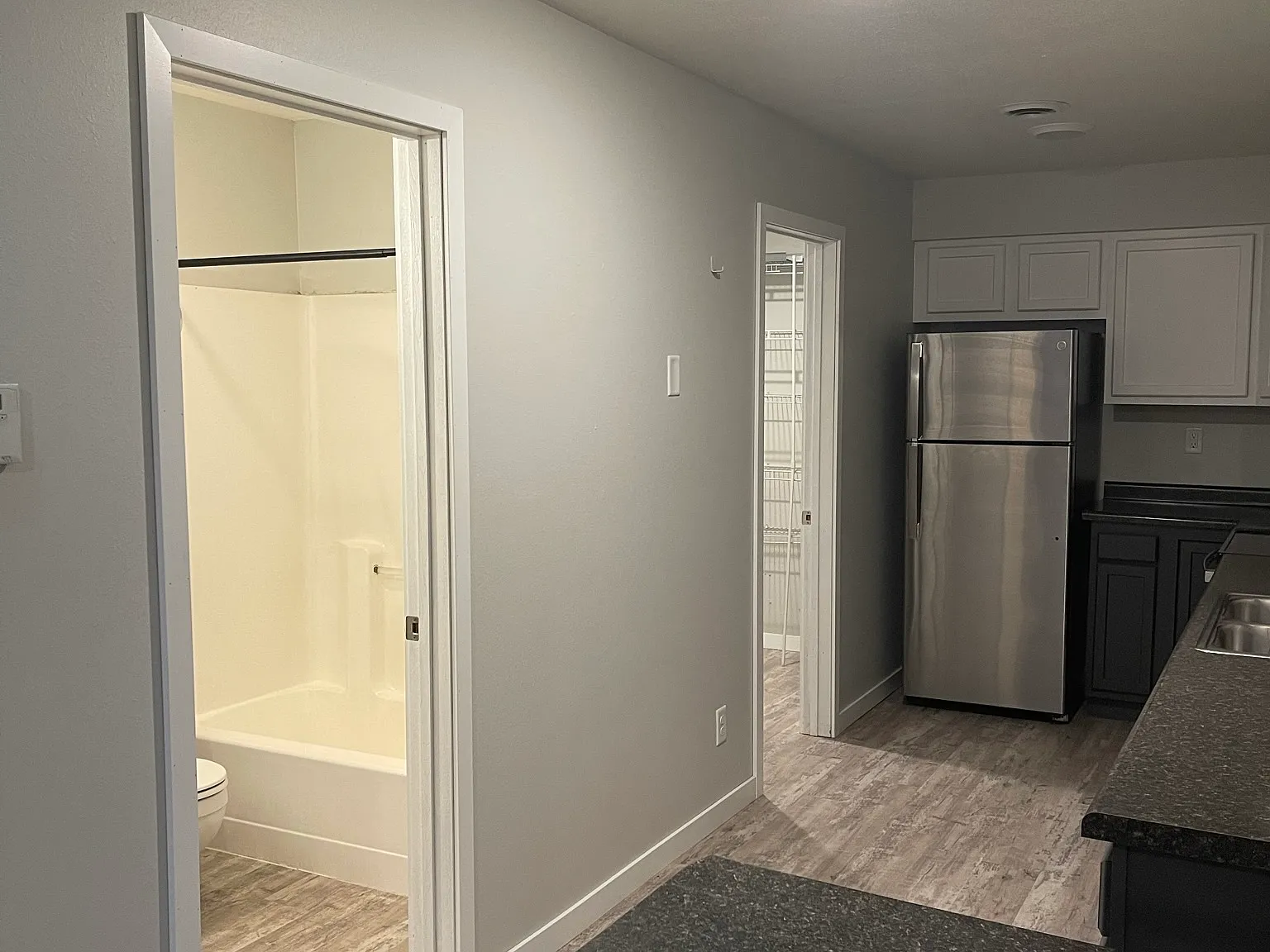 1 bed, $1,476 — Photo 4