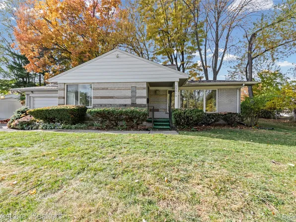 23519 Meadow Park, Redford, MI 48239