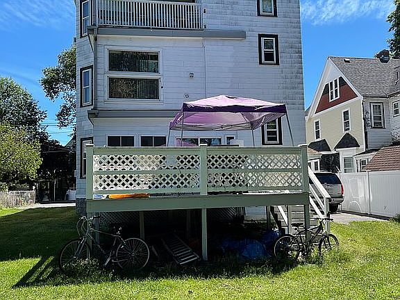 3rd image of 255 Pleasant St #2