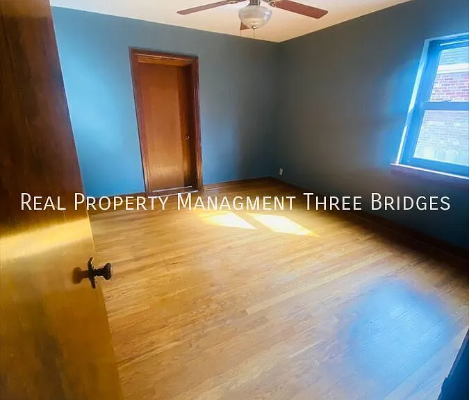 3636 Eminence Blvd — Photo 6