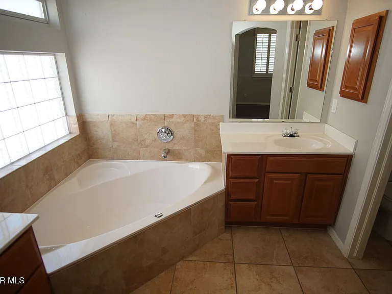 10932 Acoma St — Photo 30