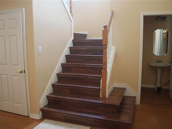 3rd image of 1615 The Oaks Blvd