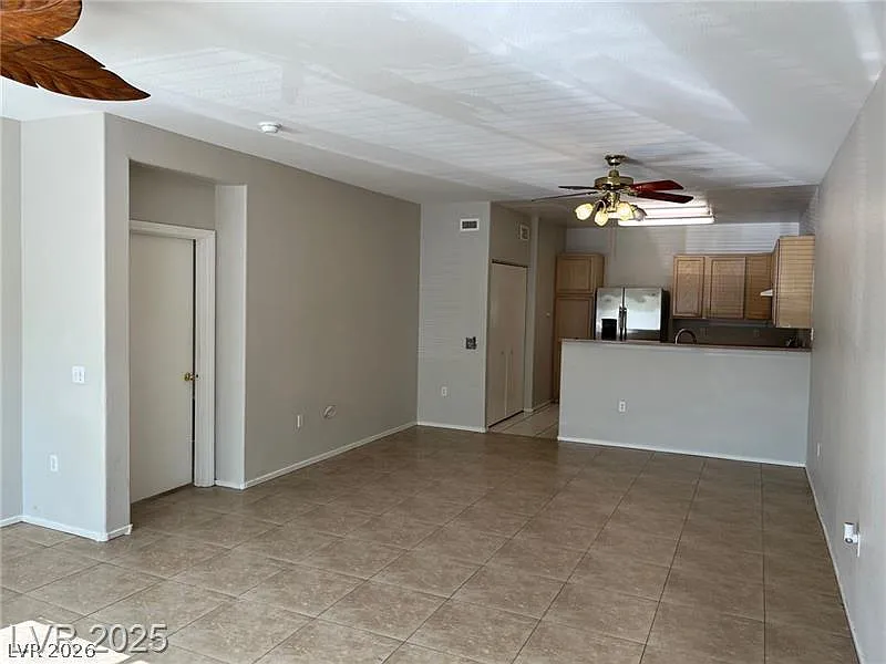 2 bed, 2.0 bath, 1217 sqft, $1,700 — Photo 2