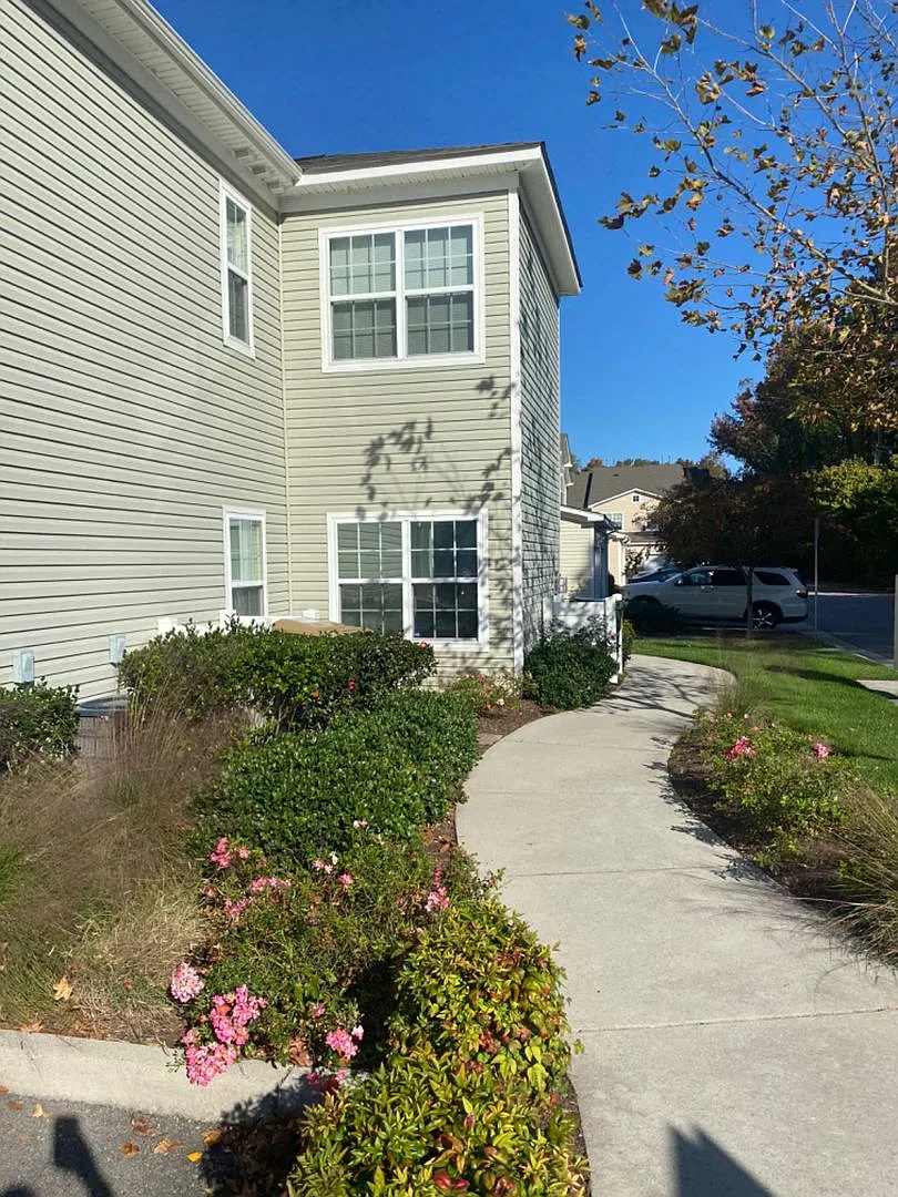 Spacious 3-Bedroom Home in the Heart of Virginia Beach — Photo 2