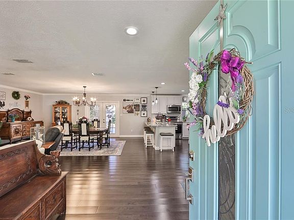 4th image of 806 Coulter Pl