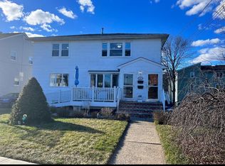 695 9th St FLOOR 2, Secaucus, NJ 07094