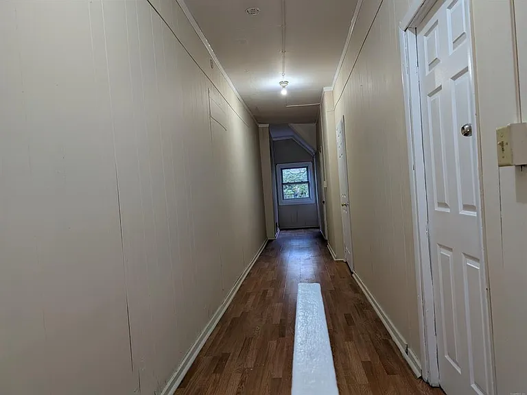 107 Catherine St — Photo 16