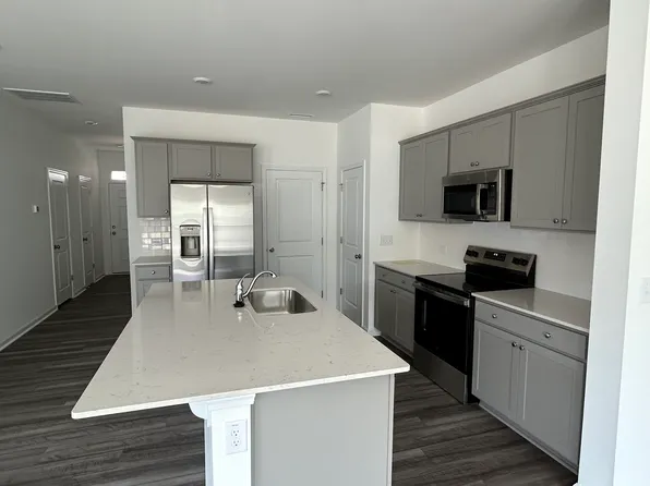 981 Pilot St, Graham, NC 27253