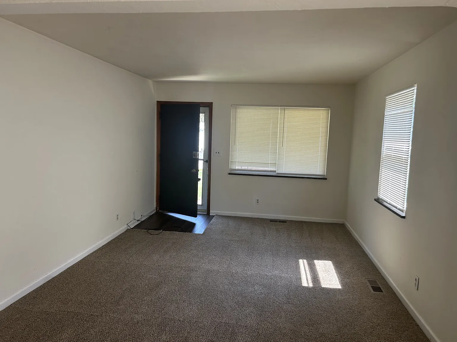 3 bed, 1222 sqft, $1,550 — Photo 2