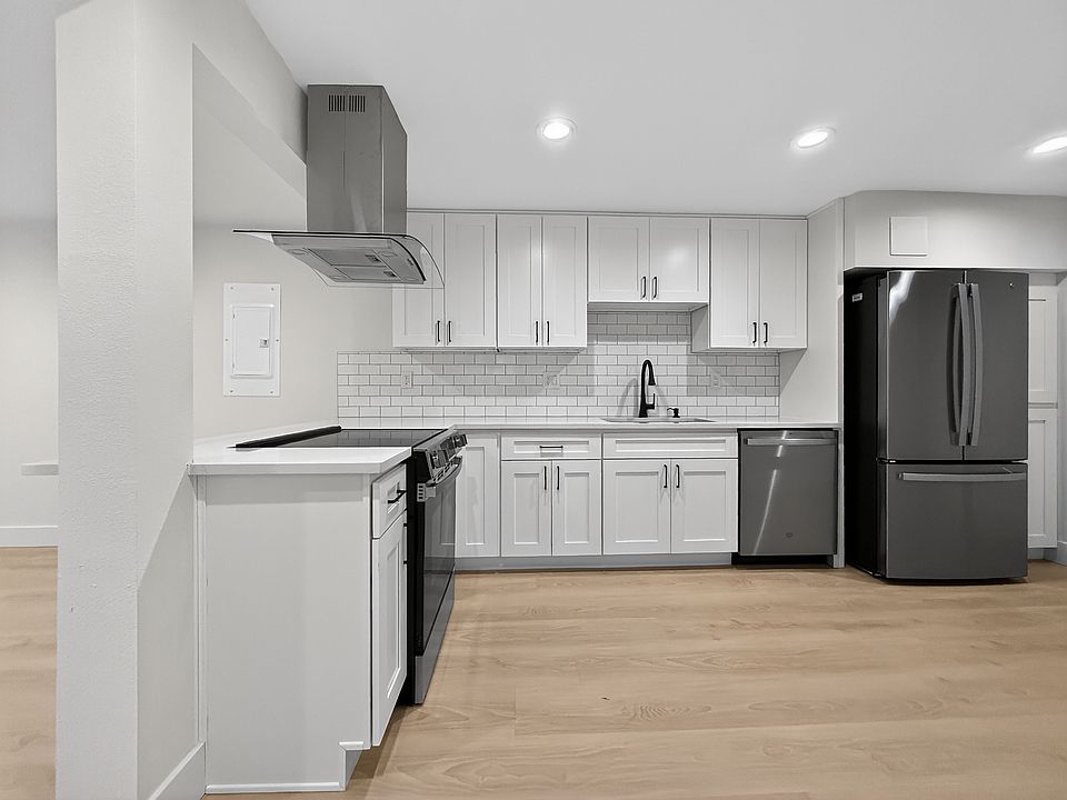1st image of 5646 21st Ave SW #B
