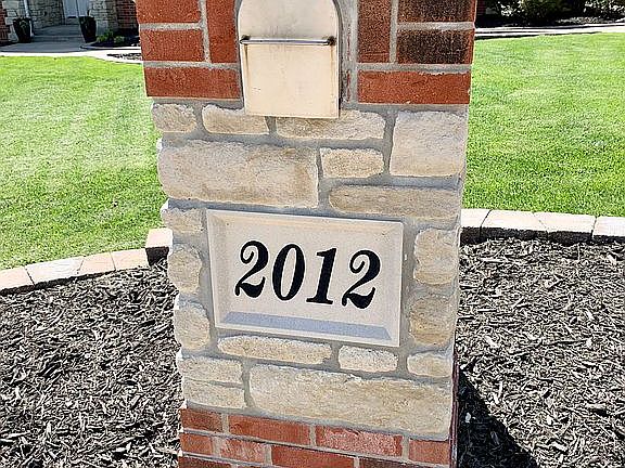 Brick/Stone Mailbox
