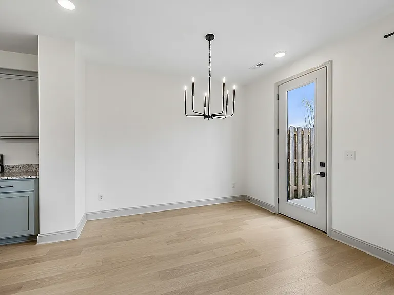 8416 Whisper Ln — Photo 5