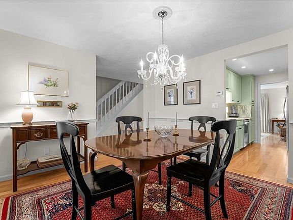 3rd image of 225 Lincoln St APT B1