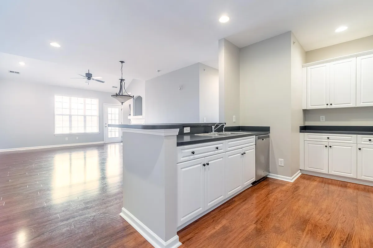 Building Photo - 18711 Ruffner Dr #3G