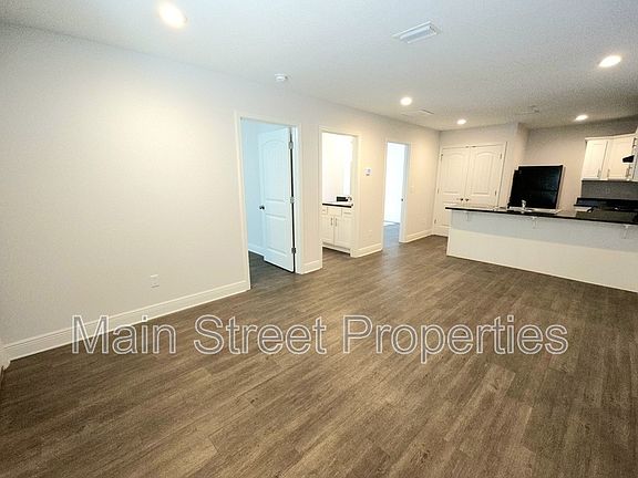 5th image of 313 N Navy Blvd #1B