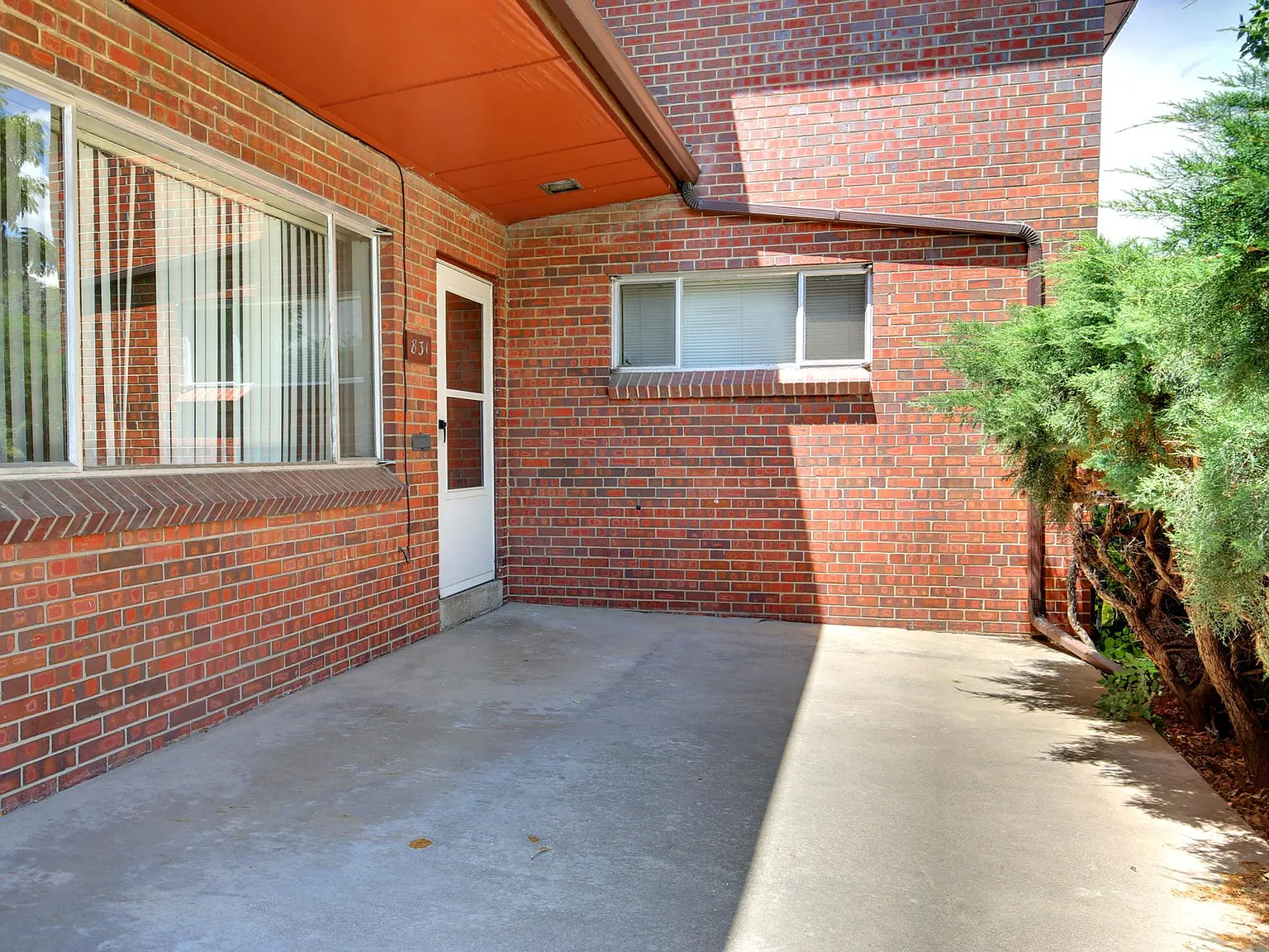 2 bed, 1000 sqft, $1,800 — Photo 4