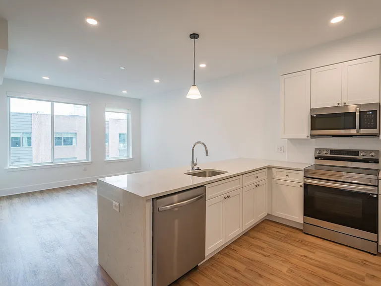The Howell - 2101 Washington Ave — Photo 95