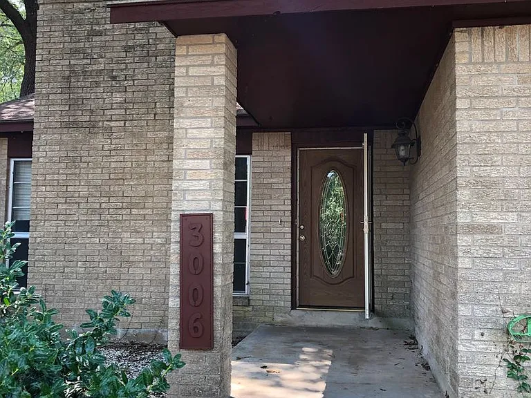 3006 Glen Ct — Photo 1