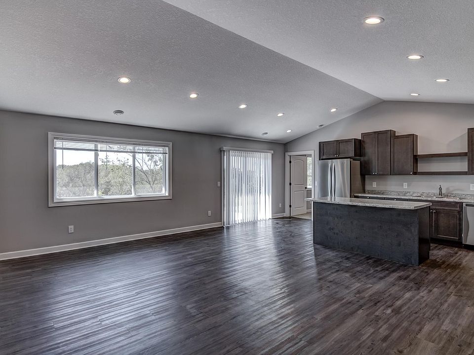 1st image of 600 W 9th St W #B