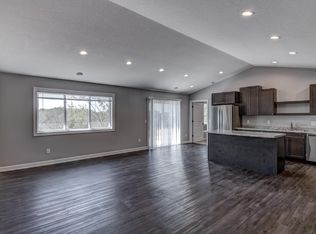 600 W 9th St W #B, New Richmond, WI 54017