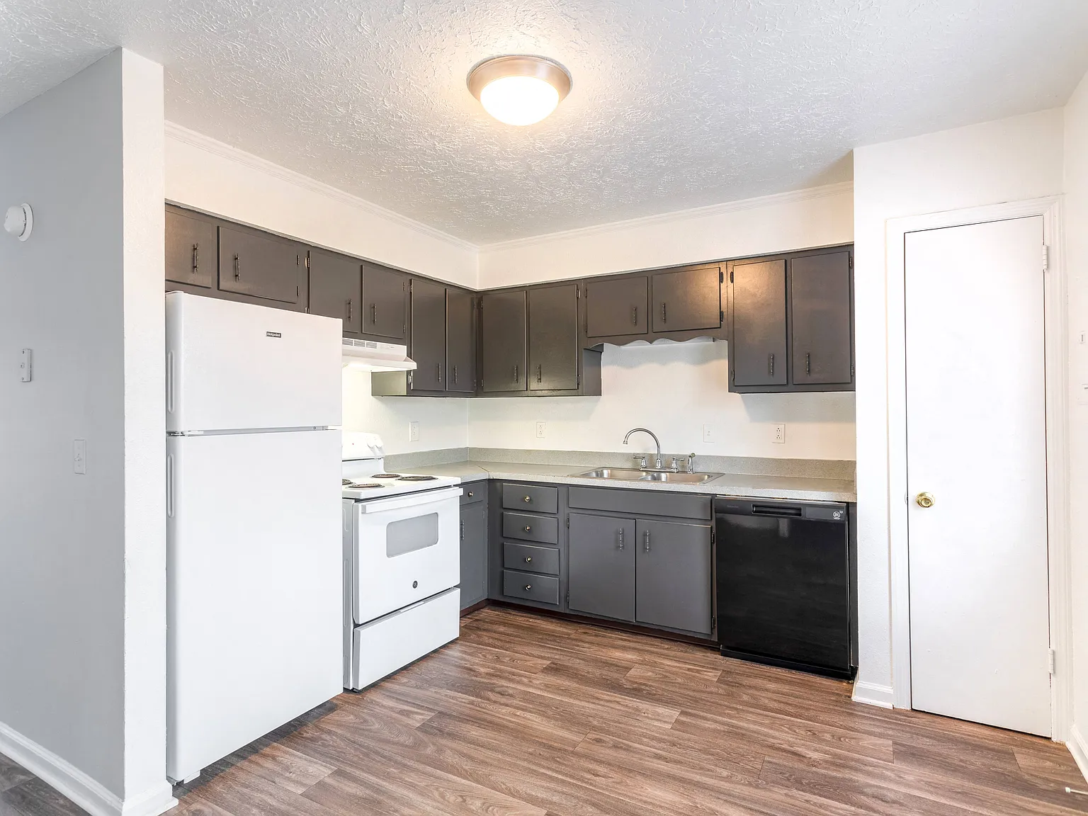 Crestbrook Meadows Townhomes — Photo 2